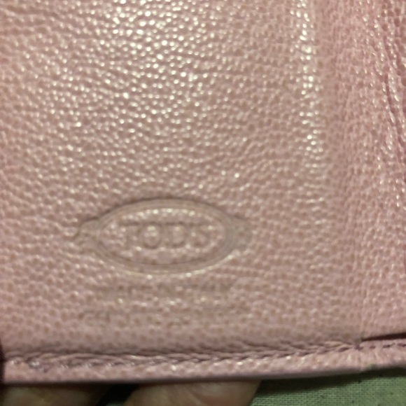 TODAY ONLY:AUTHENTIC TODS PINK TRIFOLD WALLET MADE IN INTALY - Has dirt & rubs - Picture 8 of 14